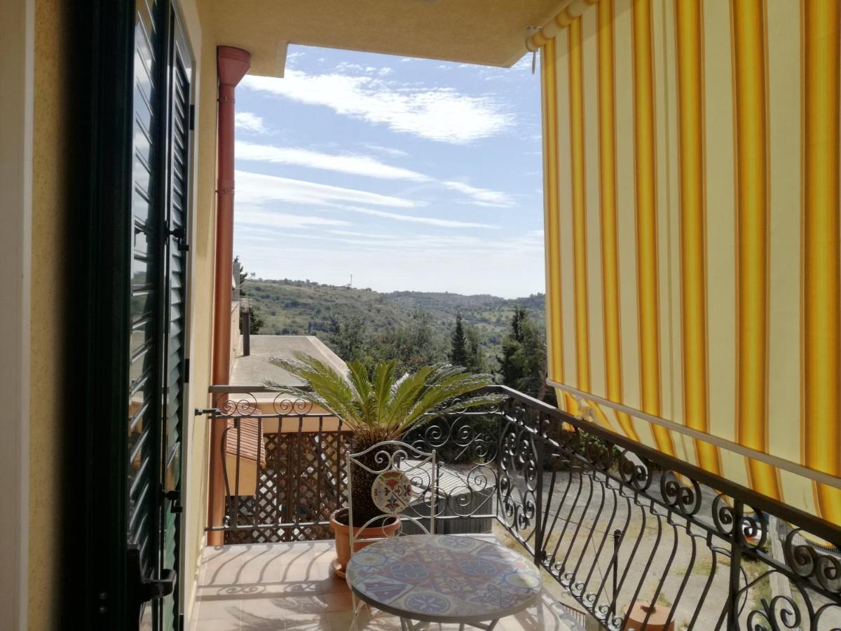 Apartmán La Dimora Di Helios Noto Exteriér fotografie